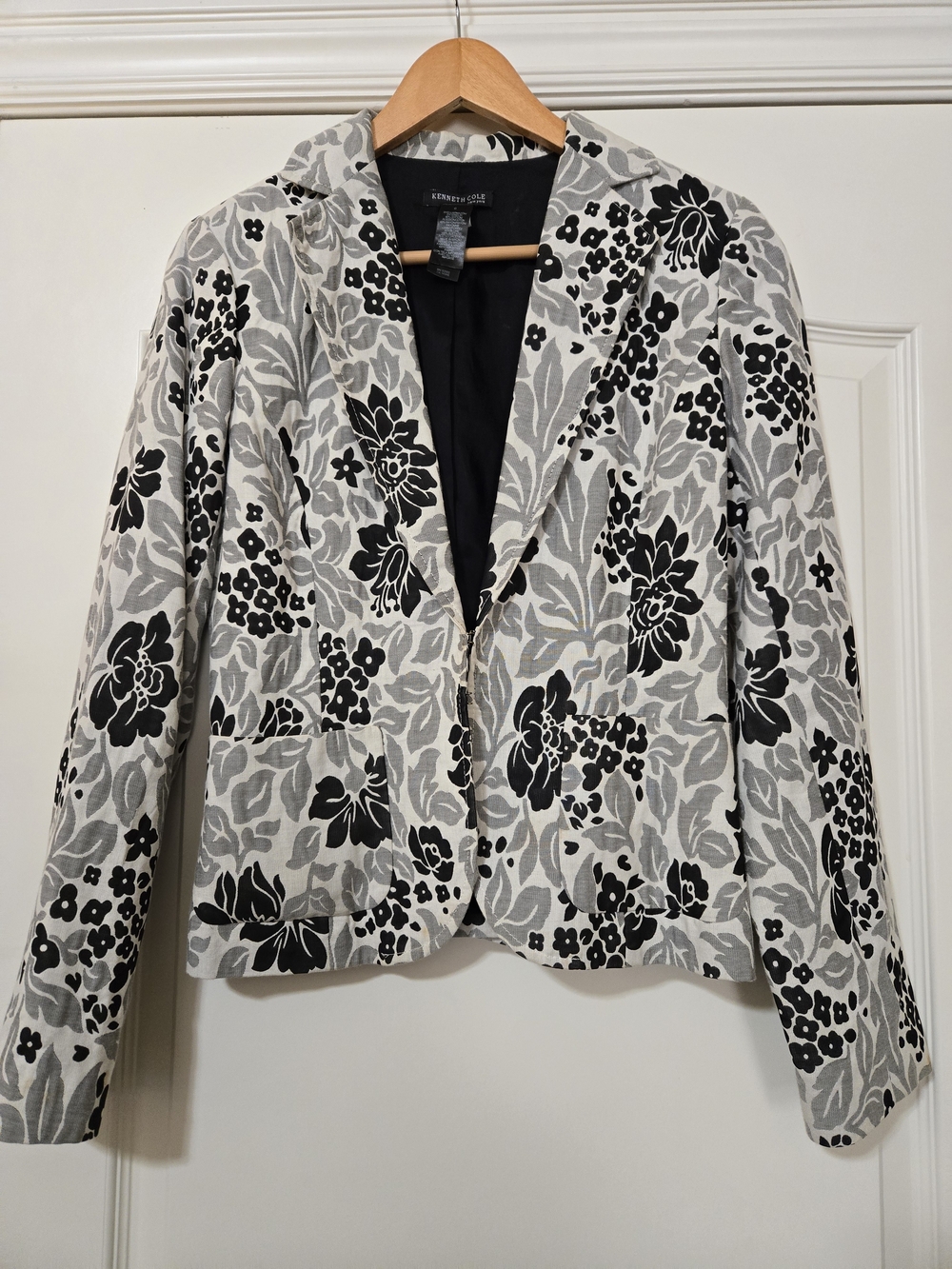 Vintage Kenneth Cole Black & White Floral Blazer Jacket Retro Stylish Fall